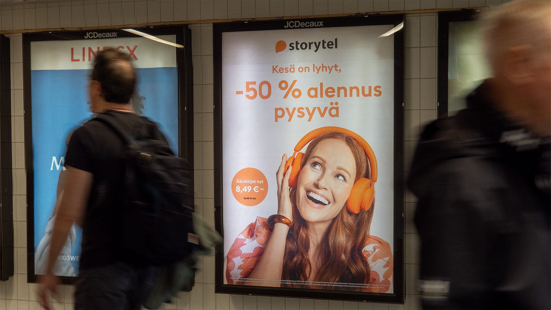 Storytelin julistekampanja on yksinkertainen ja herättää positiivisia tunteita.